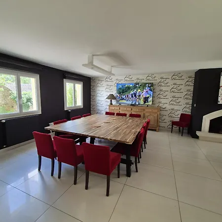 Villa De La Fosse A L'ane - Et Maison Avec Piscine Et Jardin Clos *