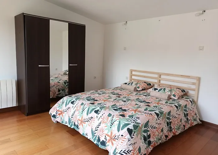 229 - De La Fosse A L Ane Villa